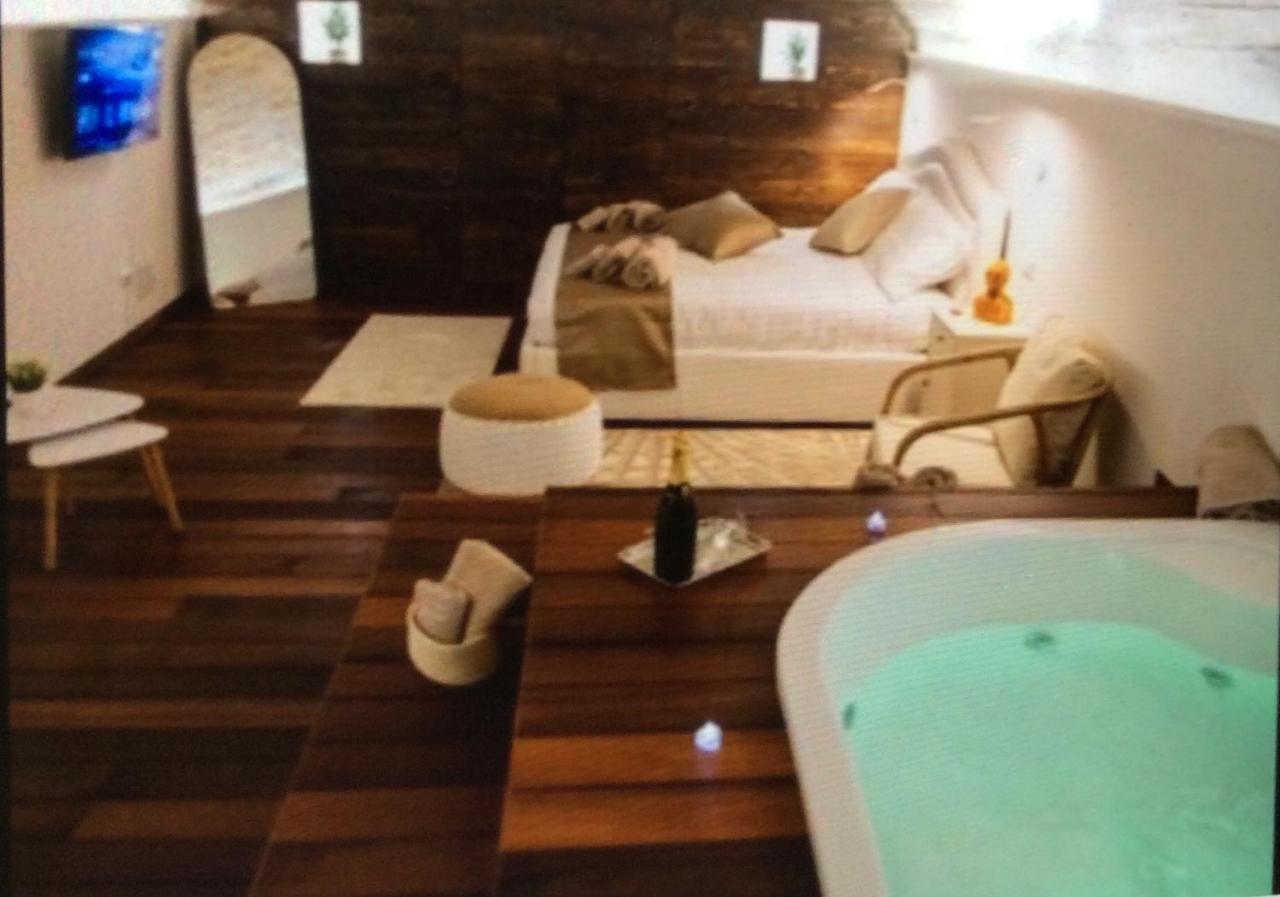 Lc Luxury Apartment Bari Bagian luar foto